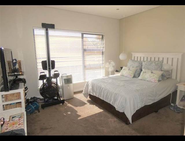 2 BEDROOM APARTMENT FOR SALE IN FARRARMERE